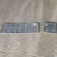 8.5" Brick Border